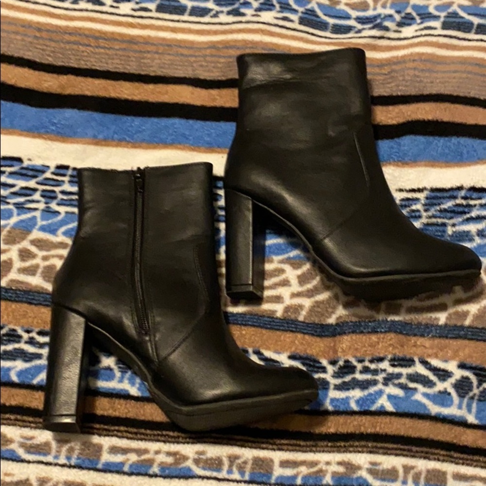 Heel boots